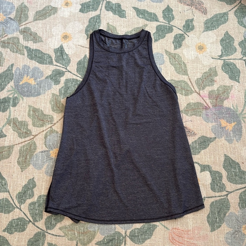 Lululemon racer back tank with back vent pleat